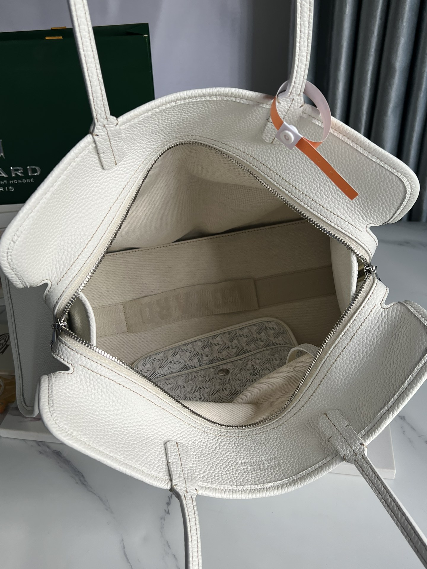 Hardy PM Handle Bag In White